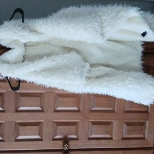 Ellie ❤️ Kate, White Faux Fur Sweater Vest,  XL